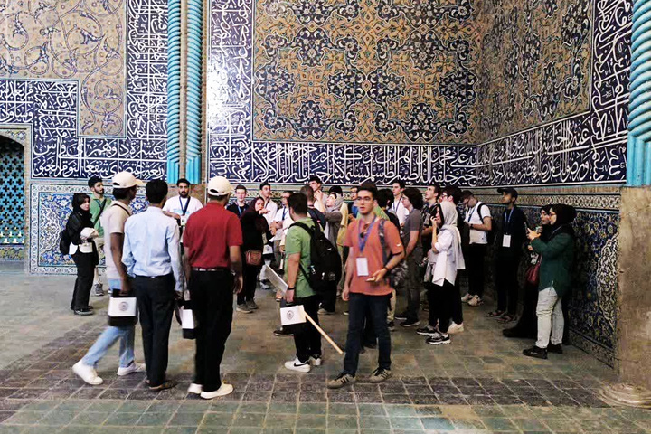 شرکتکنندگان در المپیاد جهانی فیزیک میهمان بناهای تاریخی اصفهان شدند شرکتکنندگان در المپیاد جهانی فیزیک میهمان بناهای تاریخی اصفهان شدند