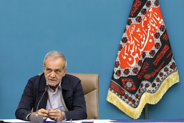 پزشکیان: دستگاهها به وعدههای خود در خدمترسانی به زائران حسینی عمل کنند پزشکیان: دستگاهها به وعدههای خود در خدمترسانی به زائران حسینی عمل کنند