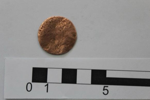 کشف ۲۸ قلم شیء تاریخی مربوط به دورههای اشکانی و ساسانی در استان فارس