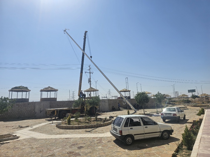 نصب برج نوری در کمپینگ گردشگری فاروج خراسان شمالی