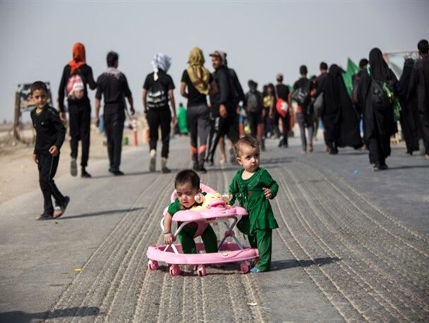 چگونه با کودکتان در پیادهروی اربعین حاضر شوید؟/ نکات سادهای که بهتر است بدانیم