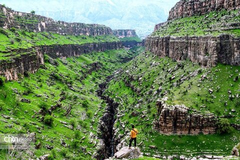 تخت چو  لرستان، زیبایی باورنکردنی (آمازون ایران)