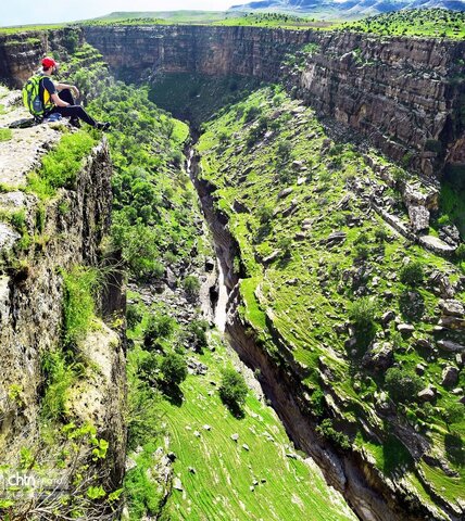 تخت چو  لرستان، زیبایی باورنکردنی (آمازون ایران)