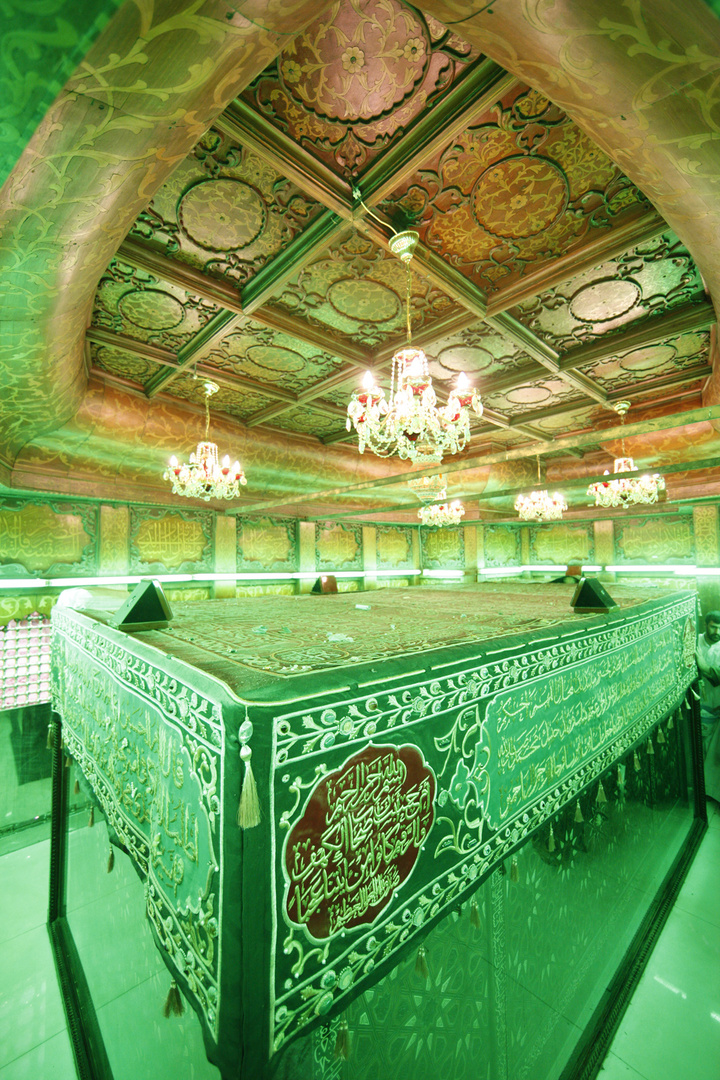 قدیمیترین ضریح امام حسین (ع) کجا نگهداری میشود؟/ این موزه شما را به دل تاریخ میبرد