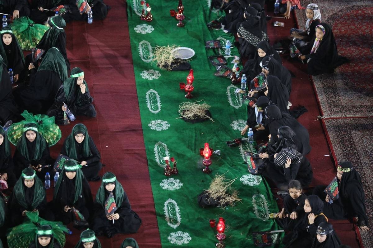 مراسم باشکوه بزرگترین سفره جهانی حضرت رقیه (س) در حسینیه تاریخی امیرچقماق یزد