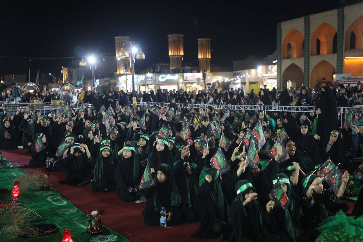 مراسم باشکوه بزرگترین سفره جهانی حضرت رقیه (س) در حسینیه تاریخی امیرچقماق یزد