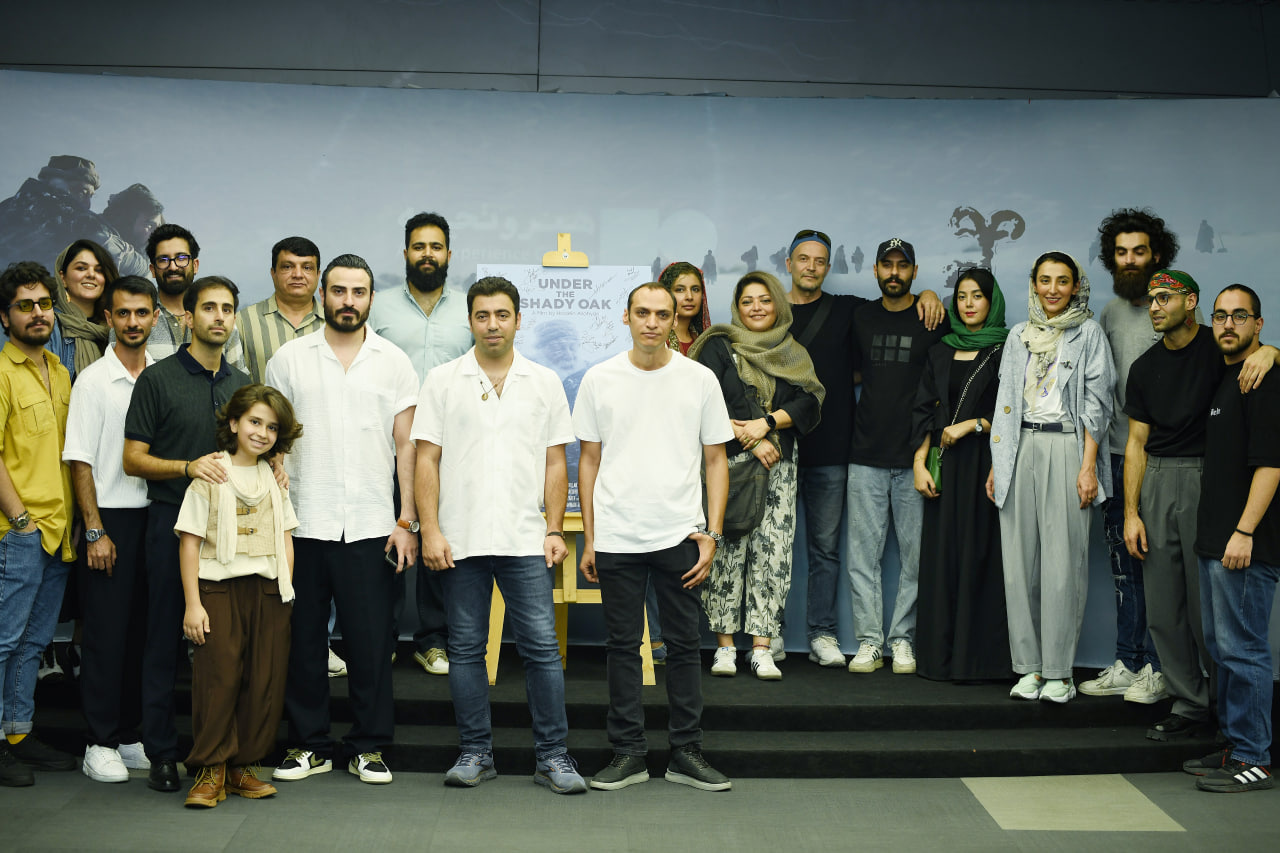 «زیر سایه بلوط» در غیاب زندهیاد فتحالله طاهری به نمایش درآمد/ جدال نفسگیر انسان با طبیعت وحشی + عکس