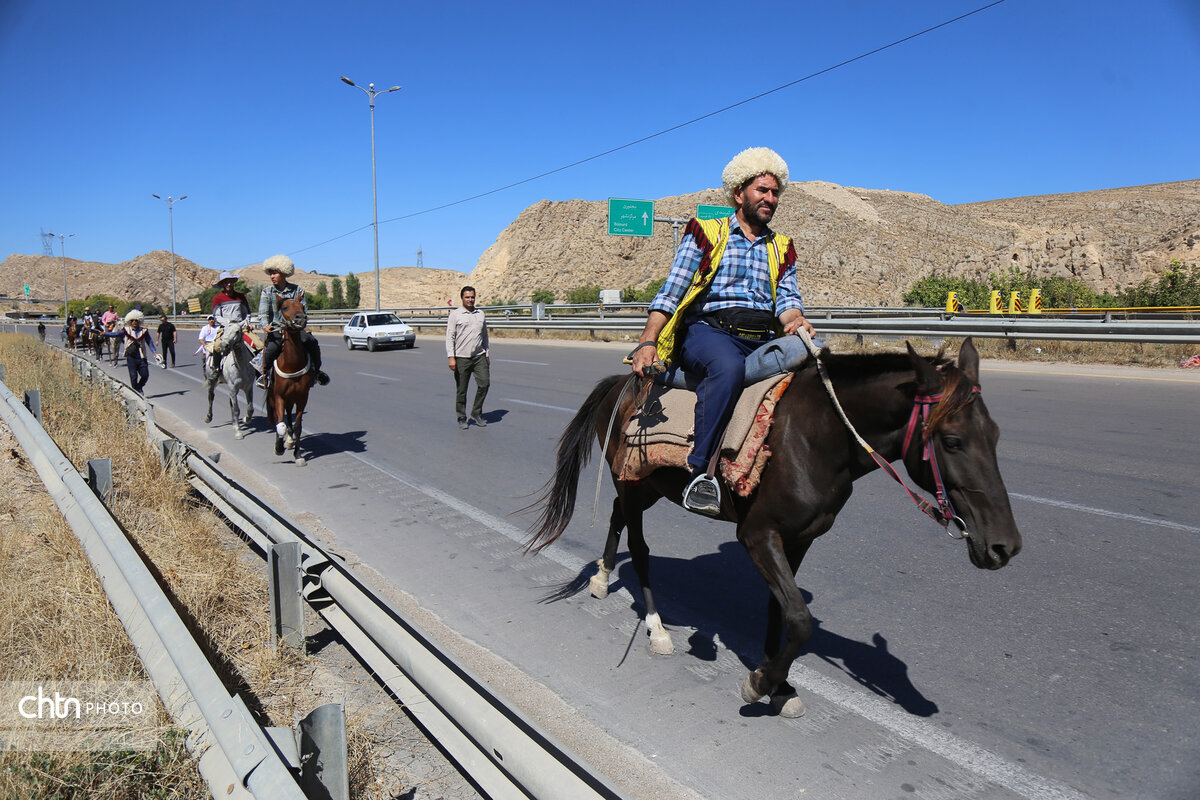 کاروان سوارکاران بجنورد در راه مشهد الرضا (ع)