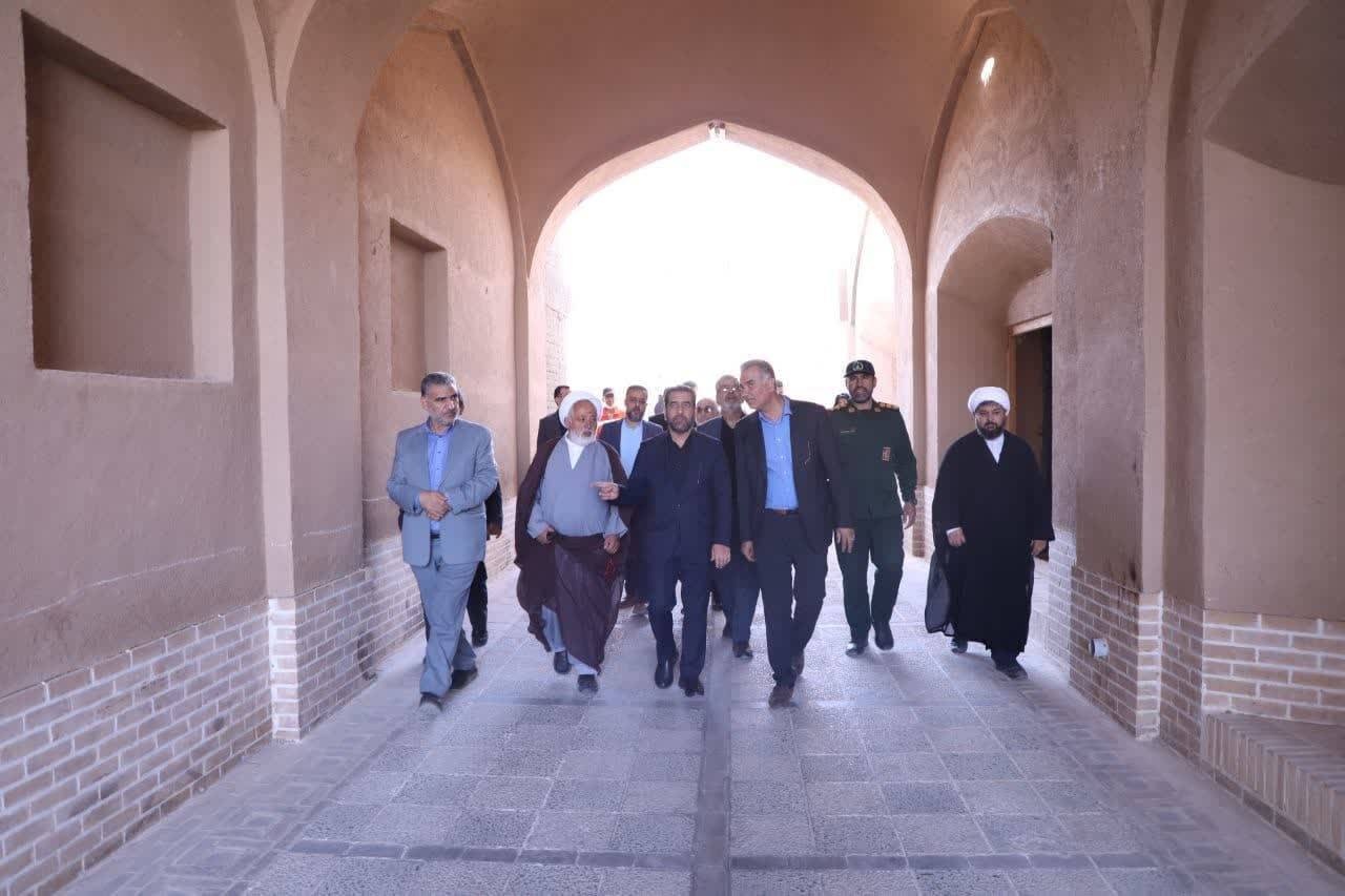 بهرهبرداری از پروژه باز پیرایی گذر تاریخی راسته بازار شهرستان میبد