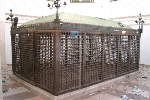 تاریخچه «ضریح» در حرم مطهر امام رضا (ع)/ ضریحهای قدیمی کجا نگهداری میشود؟