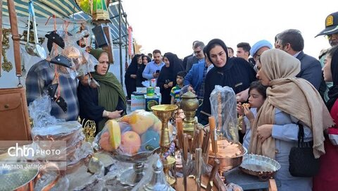 جشنواره انگور در روستای گردشگری درسجین ابهر گشایش یافت