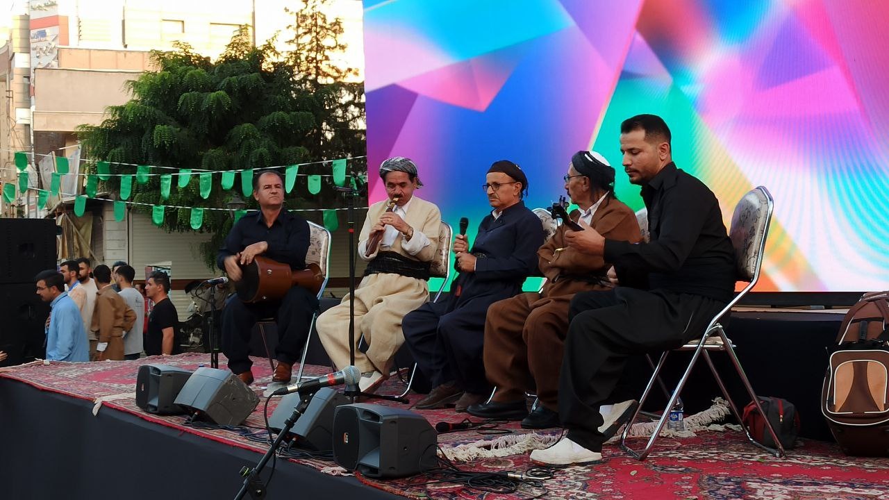 مردم در فضای باز فیلمهای «آسمان» را دیدند/ رونمایی از تیزر جشنواره