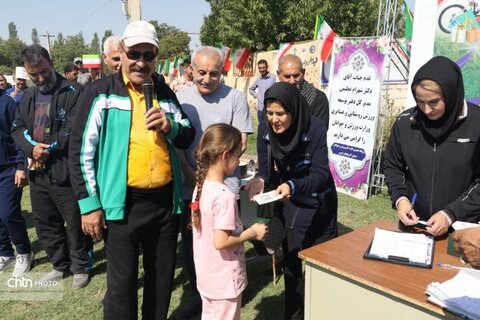 همایش پیاده‌روی خانوادگی و ورزشی در روستای بالانج ارومیه