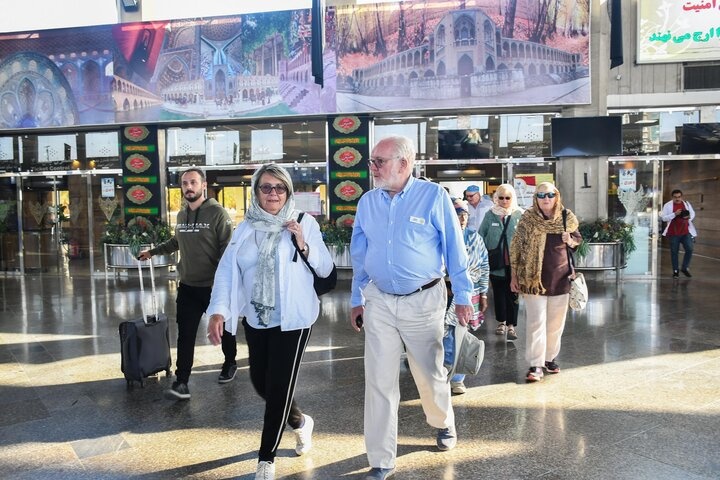 نقش سفارتخانهها در توسعه توریسم و ارائه چهرهای امن از ایران/ زمانی برای جهانی شدن