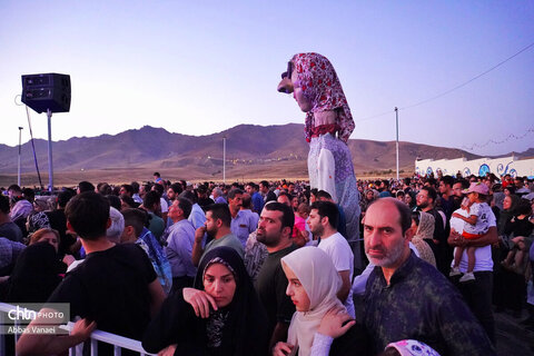 پنجمین جشنواره آلبالو شهر زنگنه برگزار شد.