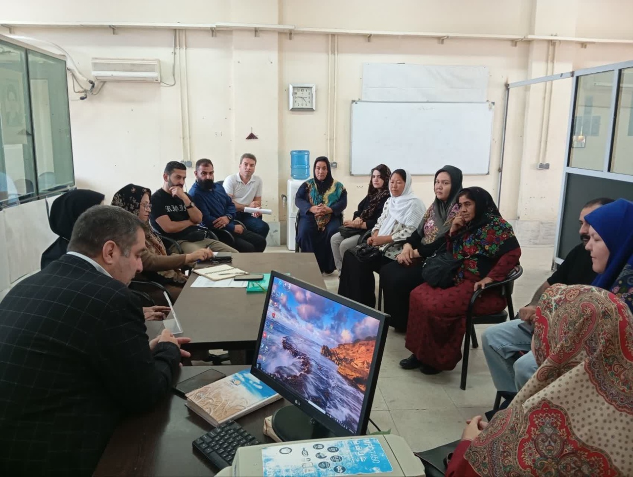 برگزاری کارگاه آموزشی طراحی محصول برای شاغلان صنایعدستی بندر ترکمن