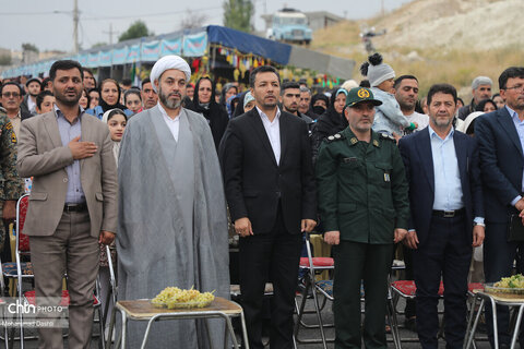 نخستین جشنواره ملی انگور در شهرستان مشگین‌شهر برگزار شد