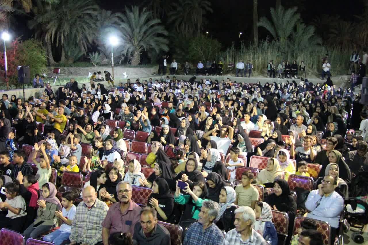 برگزاری دومین جشنواره تجربهمحور برداشت خرما در روستای حاجیآباد زرین