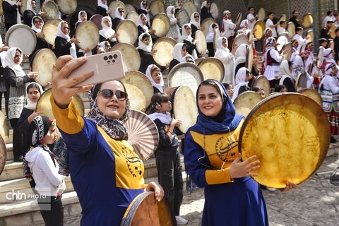 طنین نوای دف‌نوازان در منطقه نمونه ملی گردشگری بش قارداش بجنورد