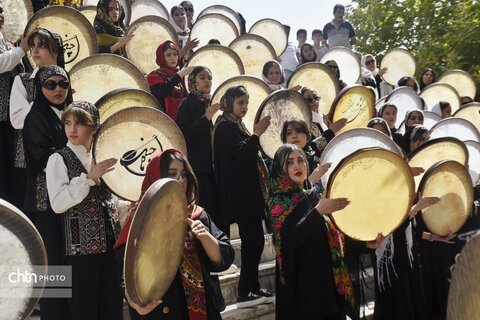 طنین نوای دف‌نوازان در منطقه نمونه ملی گردشگری بش قارداش بجنورد