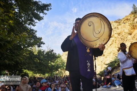 طنین نوای دف‌نوازان در منطقه نمونه ملی گردشگری بش قارداش بجنورد