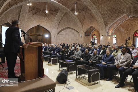 جشن رونمایی از کتاب تجارتخانه صادقی