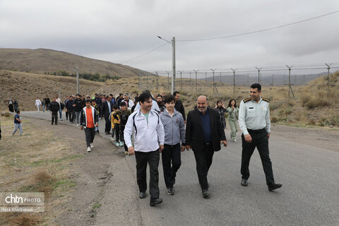 همایش پیاه روی خانوادگی مسیر صلح به مناسبت روز گردشگری