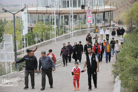 همایش پیاه روی خانوادگی مسیر صلح به مناسبت روز گردشگری