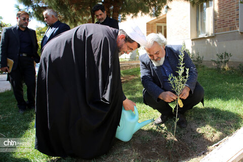 نشست علمی تخصصی گردشگری و صلح در قم