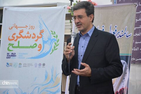 بازدید دانش آموزان و سالمندان از روستای هدف گردشگری فهرج