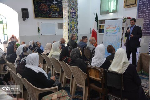 بازدید دانش آموزان و سالمندان از روستای هدف گردشگری فهرج