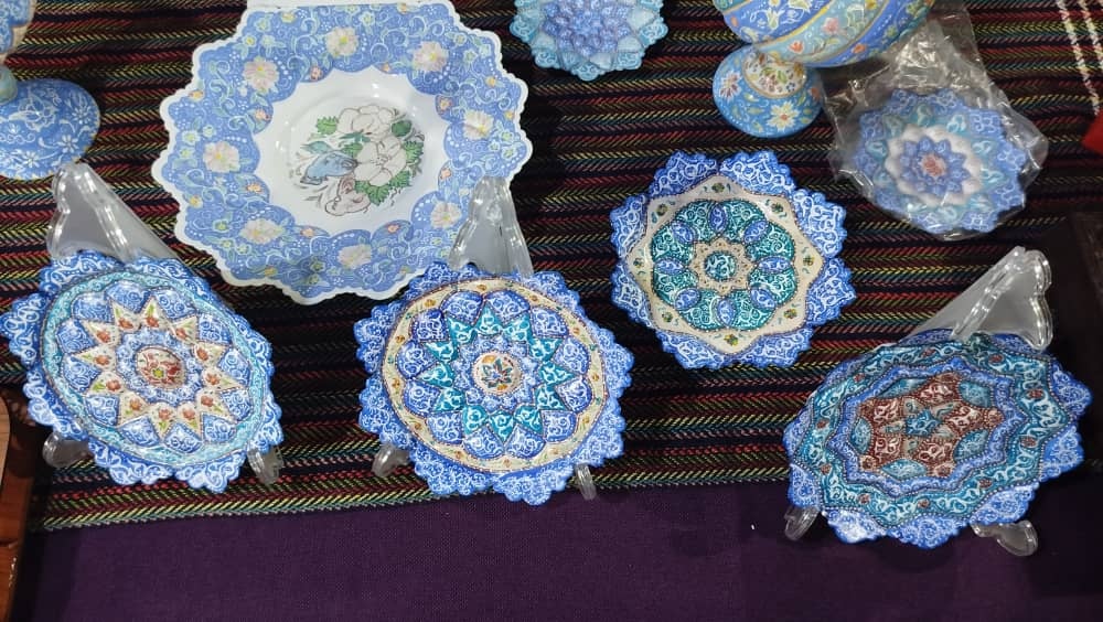 نمایشگاه پایان دوره ۱۰۰ هنرجوی صنایعدستی در ساوجبلاغ برگزار شد