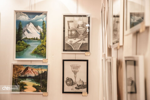 گزارش تصویری نمایشگاه گروهی طراحی و نقاشی هنرجویان آموزشگاه نقاشی وستا