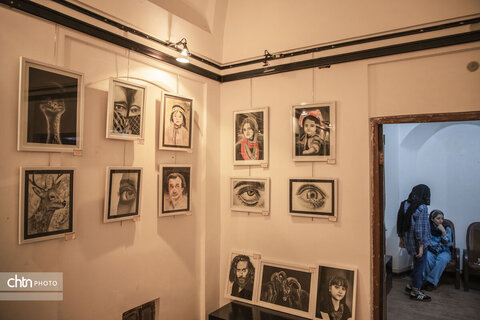 گزارش تصویری نمایشگاه گروهی طراحی و نقاشی هنرجویان آموزشگاه نقاشی وستا