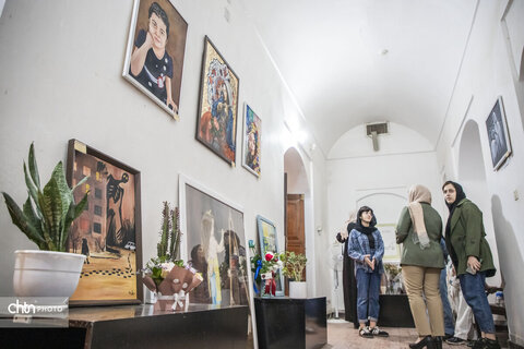گزارش تصویری نمایشگاه گروهی طراحی و نقاشی هنرجویان آموزشگاه نقاشی وستا