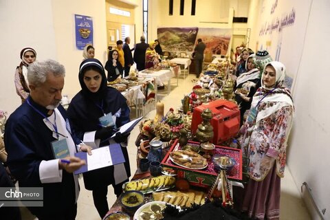 داوری آش های پخته شده در جشنواره ملی آش ایرانی