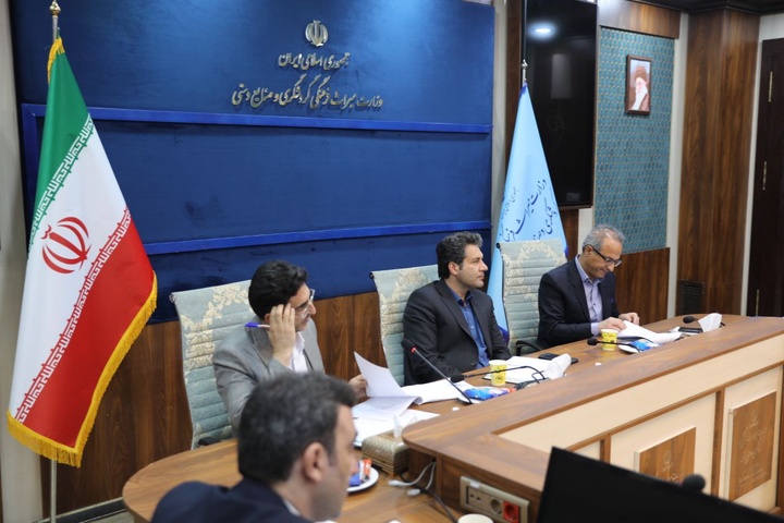 پیشنویس آییننامه نحوه تشکیل و فعالیت تشکلهای حرفهای فعالان صنایعدستی بررسی شد