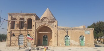 مرمت امام‌زاده شاهزاده حسین در روستای نظام‌آباد شهرستان فراهان آغاز شد