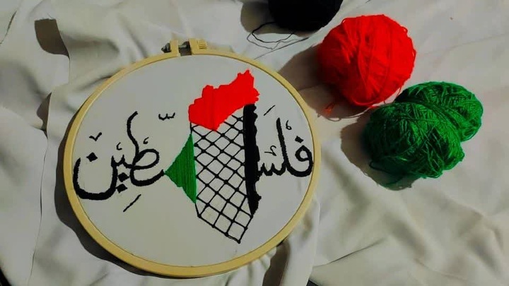 دختران بلوچ نقشه فلسطین را سوزندوزی کردند/ اهدای درآمد حاصله به مردم غزه دختران بلوچ نقشه فلسطین را سوزندوزی کردند/ اهدای درآمد حاصله به مردم غزه
