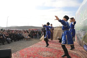 اولین جشنواره گردشگری بهار در پاییز گرمی