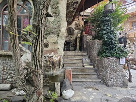 غار موزه وزیری؛ دنیای مجسمه‌ها و اساطیر