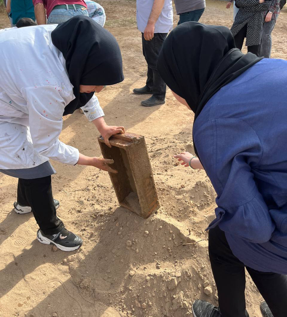 آشناسازی دانشجویان با روشهای حفاظتی و مرمتی در چغازنبیل