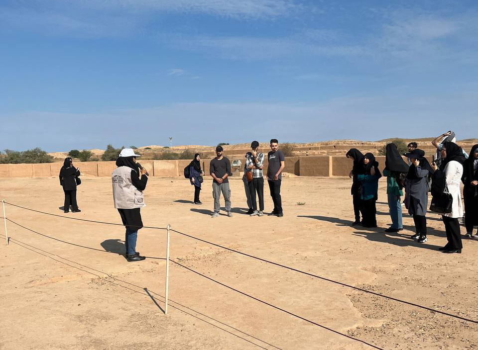 آشناسازی دانشجویان با روشهای حفاظتی و مرمتی در چغازنبیل