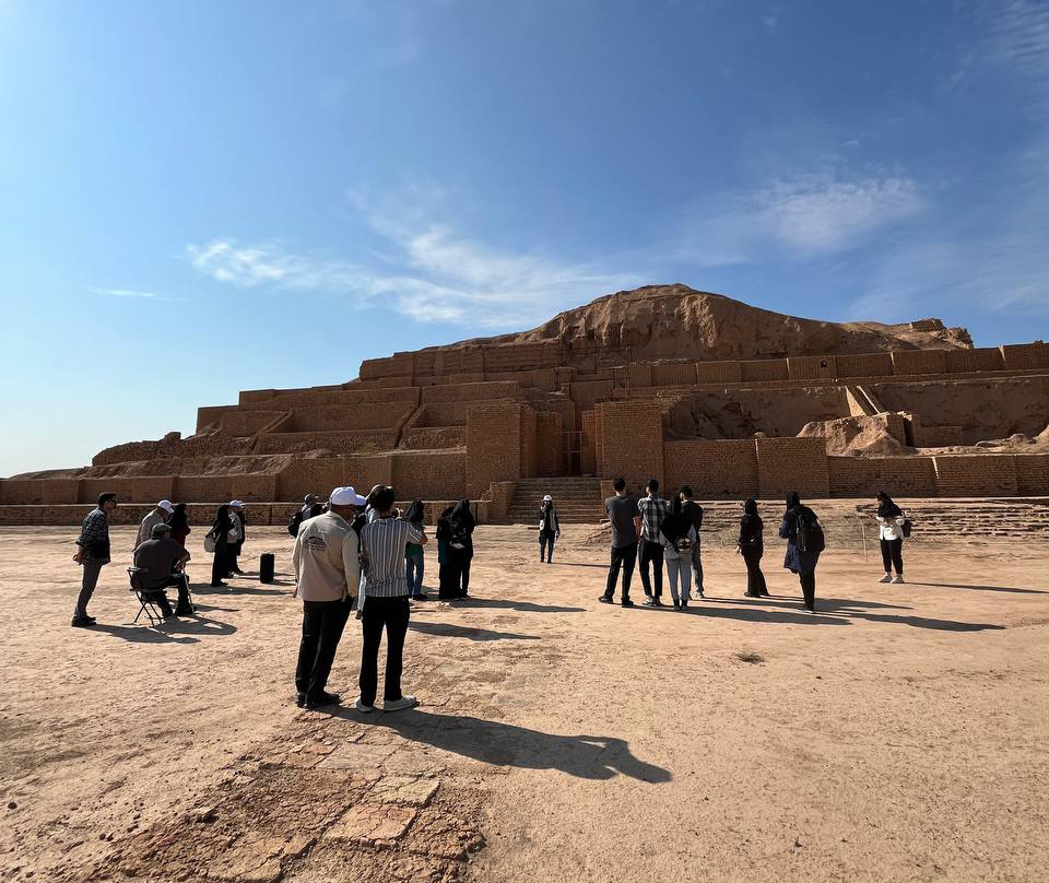 آشناسازی دانشجویان با روشهای حفاظتی و مرمتی در چغازنبیل