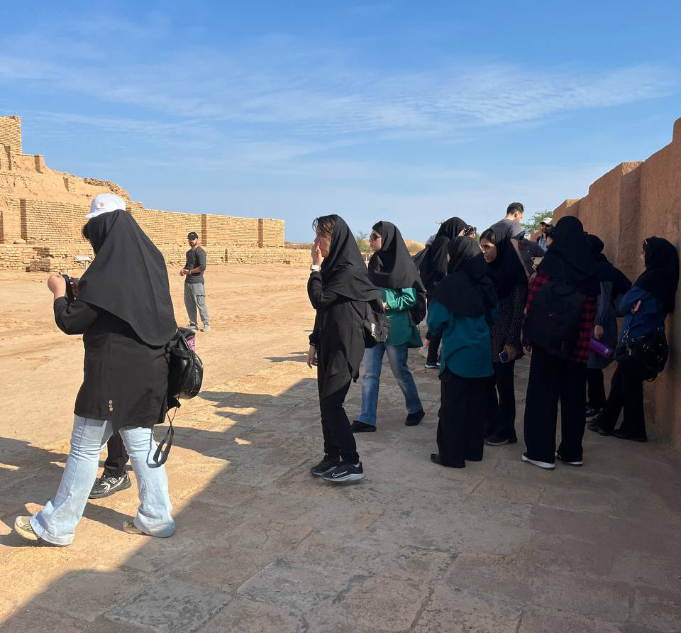 آشناسازی دانشجویان با روشهای حفاظتی و مرمتی در چغازنبیل