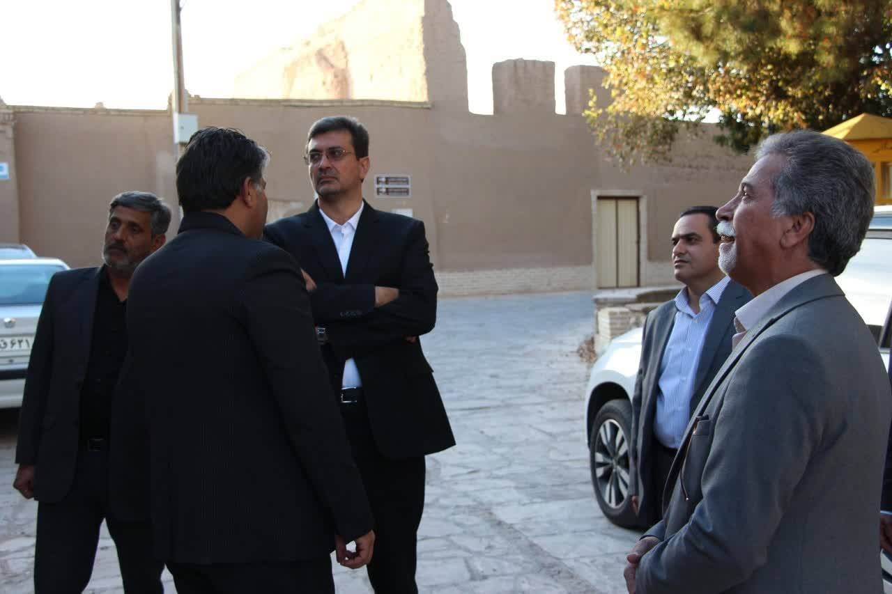 برگزاری تورهای گردشگری یکی از راههای معرفی بافت تاریخی شریفآباد