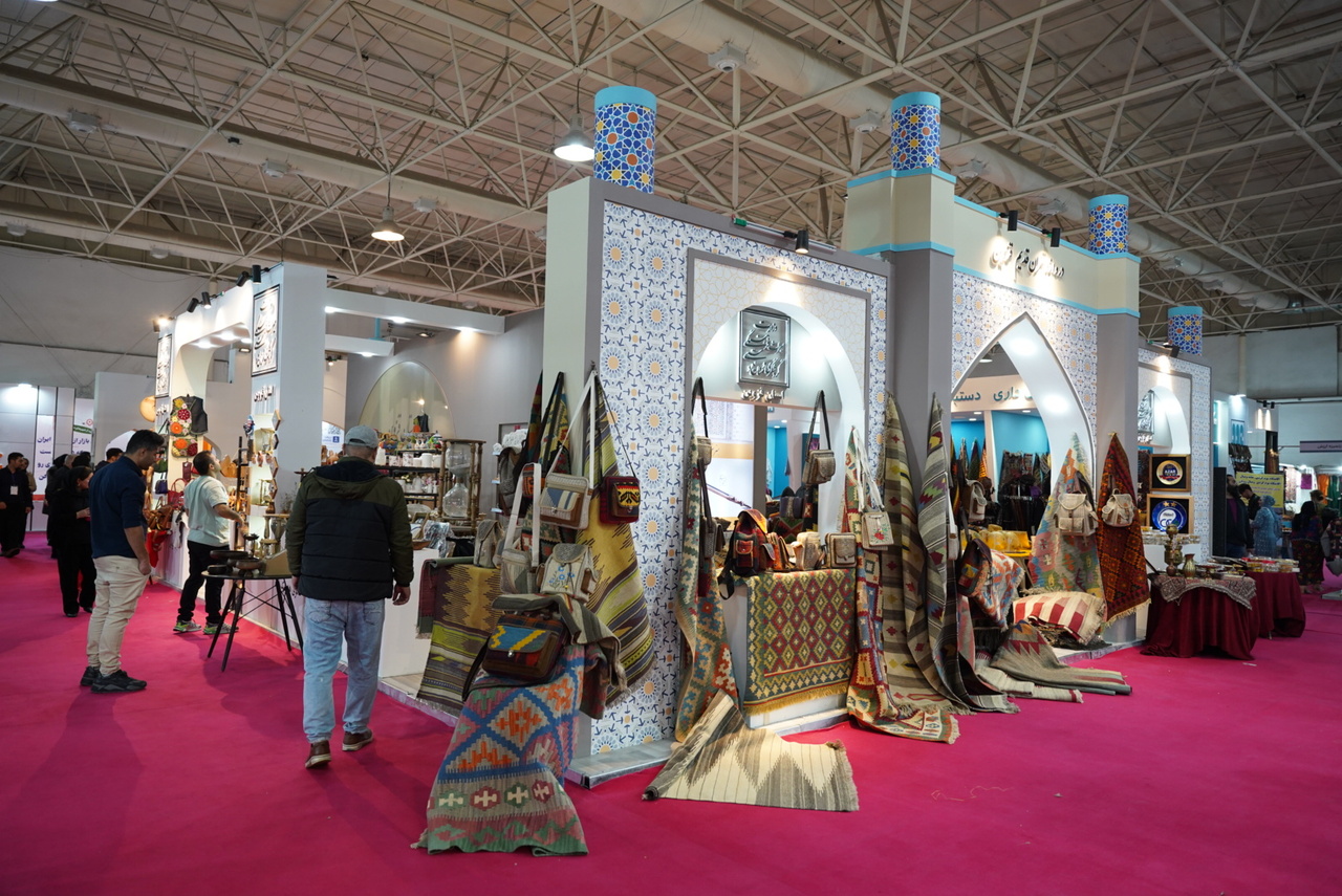 غرفه قزوین در نمایشگاه ملی صنایعدستی با حضور ۲۰ هنرمند شاخص فعالیت خود را آغاز کرد