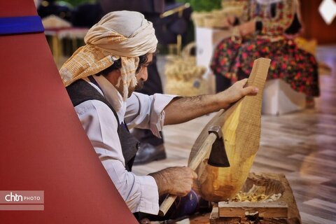 دوتار مازندران در نمایشگاه ملی صنایع‌دستی تهران