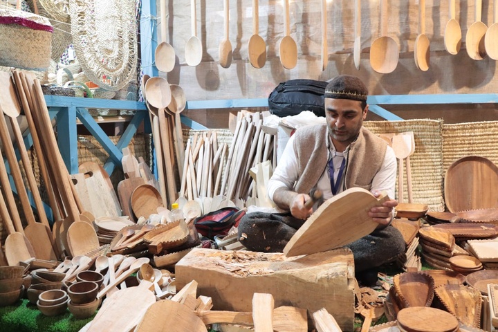 نظر هنرمندان صنایع‌دستی در ارتباط با نمایشگاه ملی صنایع‌دستی/ ۱