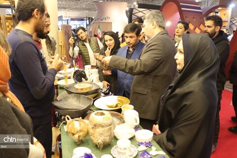 حضور جناب آقای دکتر حسن فرطوسی در غرفه اداره کل میراث فرهنگی،گردشگری و صنایع دستی استان البرز